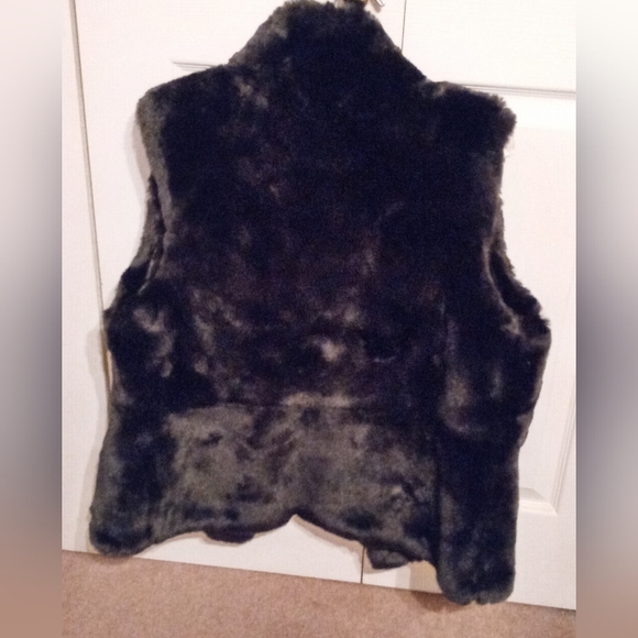 *NWOT* Lands End Black Faux Fur Vest, Mid-Hip Length, Size M - Picture 4 of 6